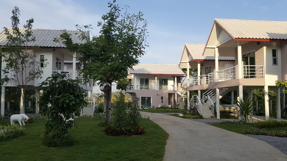 Hotel Baan Suan Geb Tawan Lop Buri Zewnętrze zdjęcie