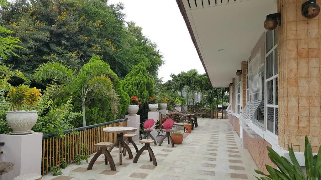 Hotel Baan Suan Geb Tawan Lop Buri Zewnętrze zdjęcie